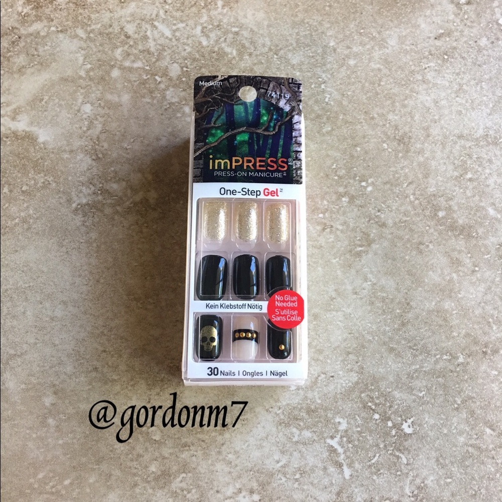 imPRESS Halloween Press-on Nails in Living Dead